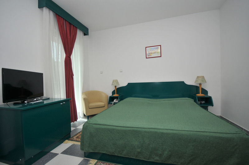 Sajo 4*